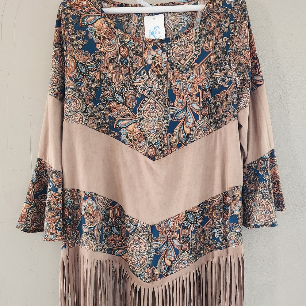 NWT Size LARGE Women's fringed top